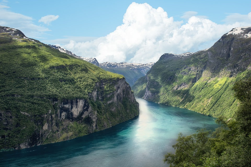 Unique landmarks. Фьорды Норвегии. Скандинавия фьорды. Норвегия (норвежский Фьорд);. Гейрангер-Фьорд река.