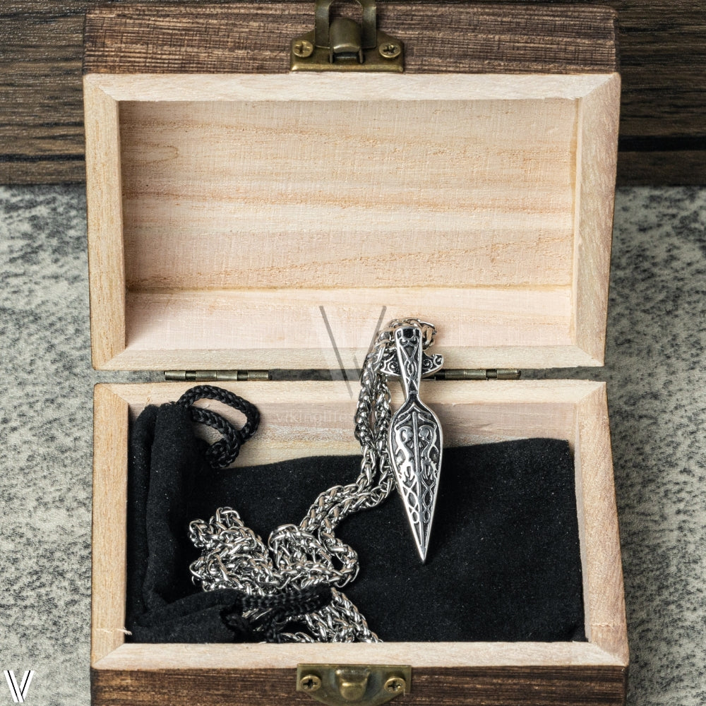 gungnir necklace